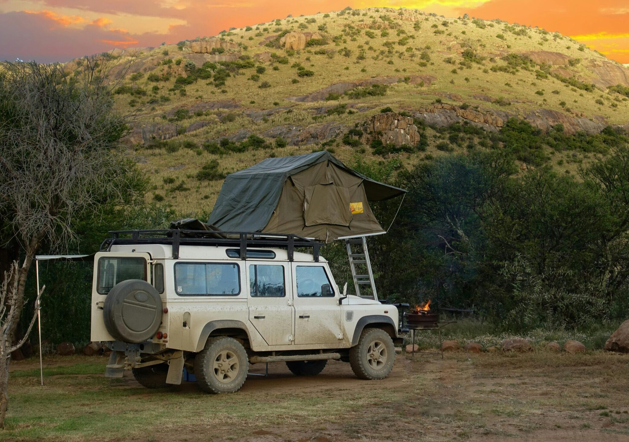 Guide to Roof-Top Tents: Exploring Types, Features, and Benefits for Overlanders